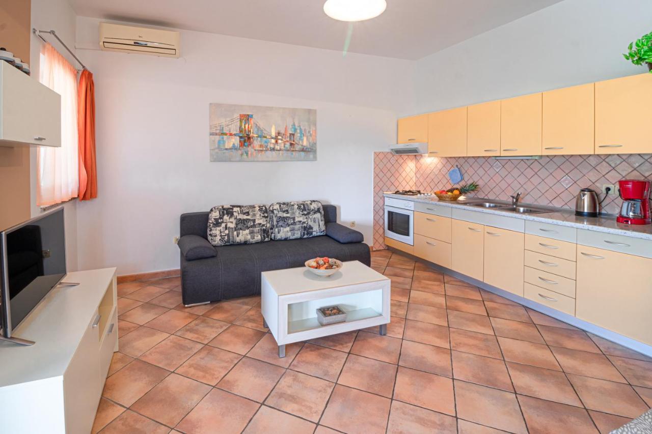 Apartments Sandra Kornić 外观 照片